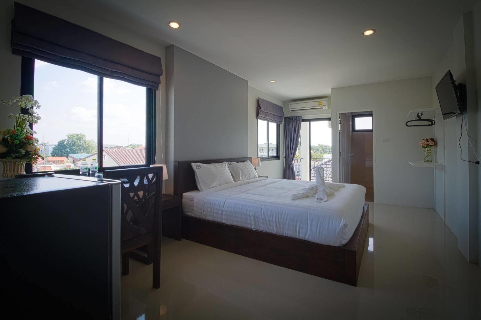 Hotel Rest Solution Chiang Mai Esterno foto